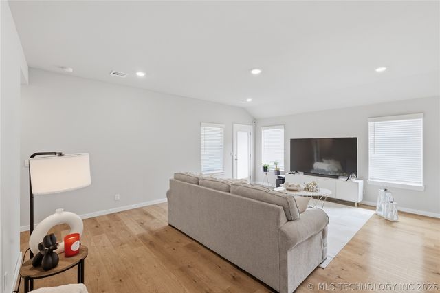 10121 E 132 Street S, Bixby, OK 74008