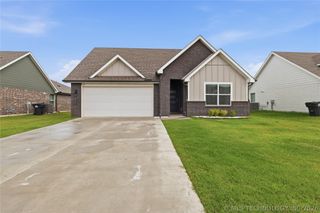 10121 E 132 Street S, Bixby, OK 74008