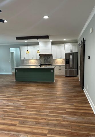 664 Hiram Drive, Bauxite, AR 72011