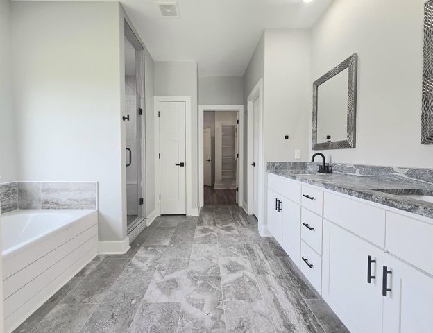 664 Hiram Drive, Bauxite, AR 72011