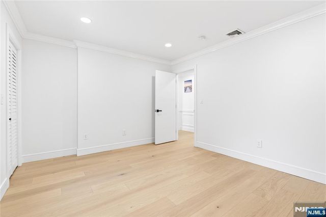 110 Central Avenue, Rochelle Park, NJ 07662