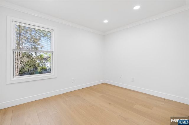 110 Central Avenue, Rochelle Park, NJ 07662