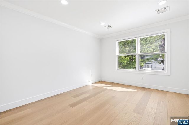 110 Central Avenue, Rochelle Park, NJ 07662
