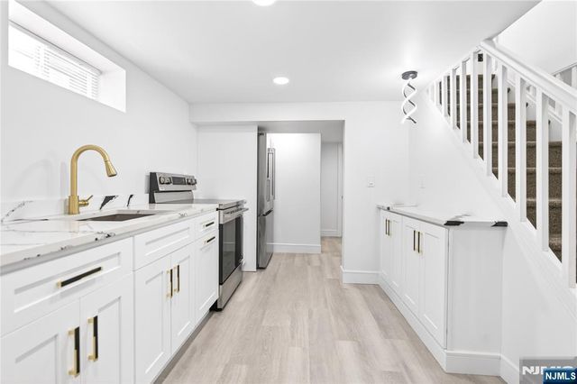 110 Central Avenue, Rochelle Park, NJ 07662