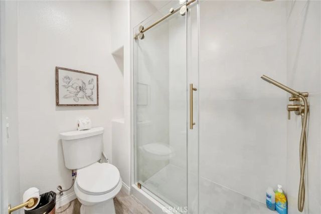 2960 Champion 904, Tustin, CA 92782