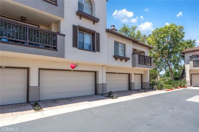 2960 Champion 904, Tustin, CA 92782