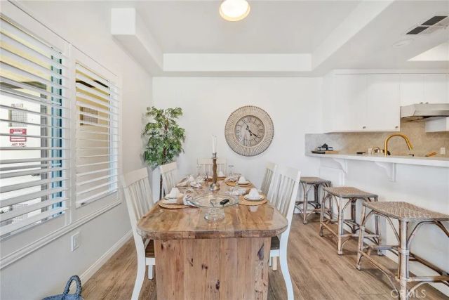 2960 Champion 904, Tustin, CA 92782