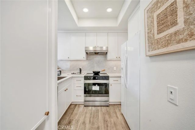 2960 Champion 904, Tustin, CA 92782