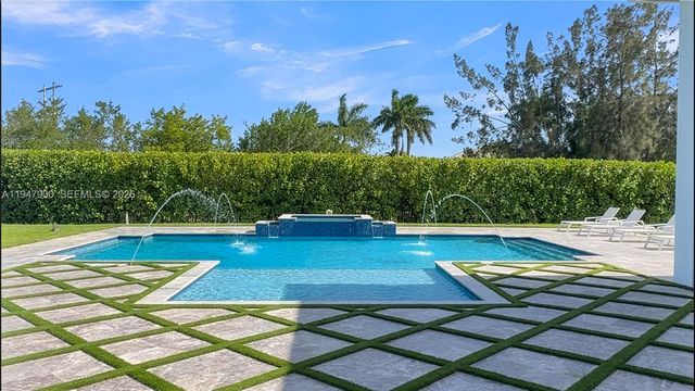 15040 SW 16th St, Davie, FL 33326