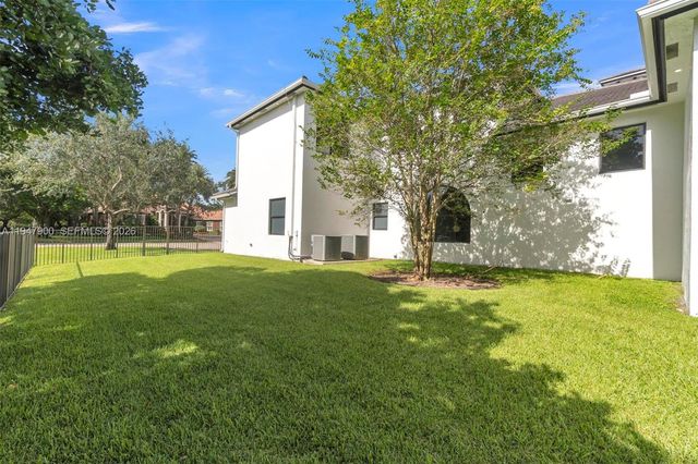 15040 SW 16th St, Davie, FL 33326