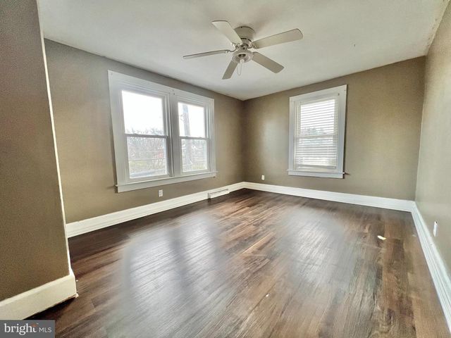 218 W FRANKLIN ST, Womelsdorf, PA 19567