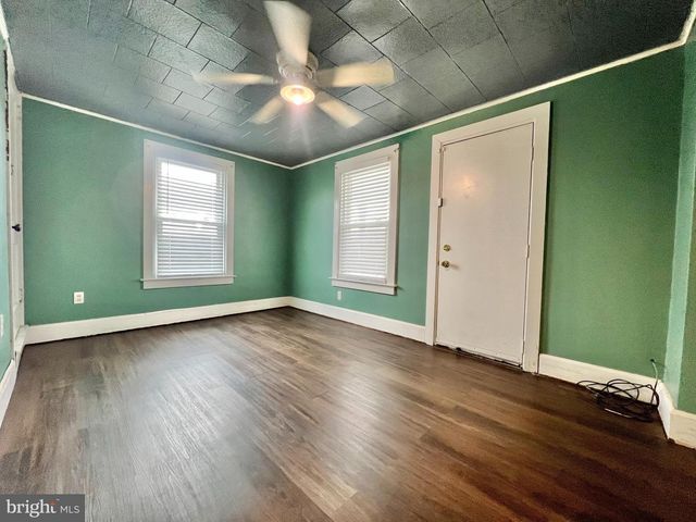 218 W FRANKLIN ST, Womelsdorf, PA 19567