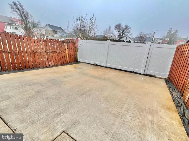 218 W FRANKLIN ST, Womelsdorf, PA 19567