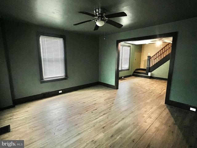 218 W FRANKLIN ST, Womelsdorf, PA 19567