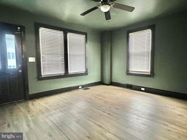 218 W FRANKLIN ST, Womelsdorf, PA 19567