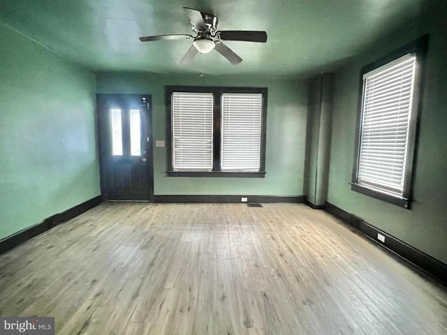 218 W FRANKLIN ST, Womelsdorf, PA 19567