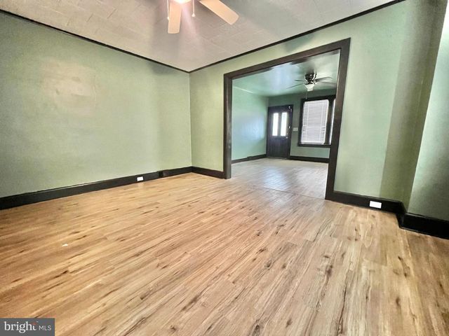 218 W FRANKLIN ST, Womelsdorf, PA 19567