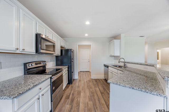 815 E. Grande Blvd., Tyler, TX 75703