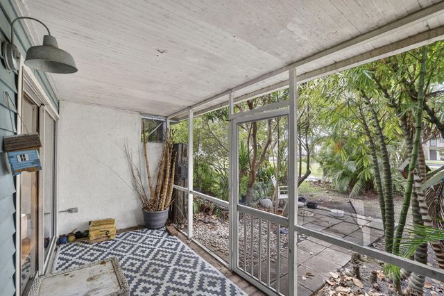 153 W Hemingway Circle W, Margate, FL 33063