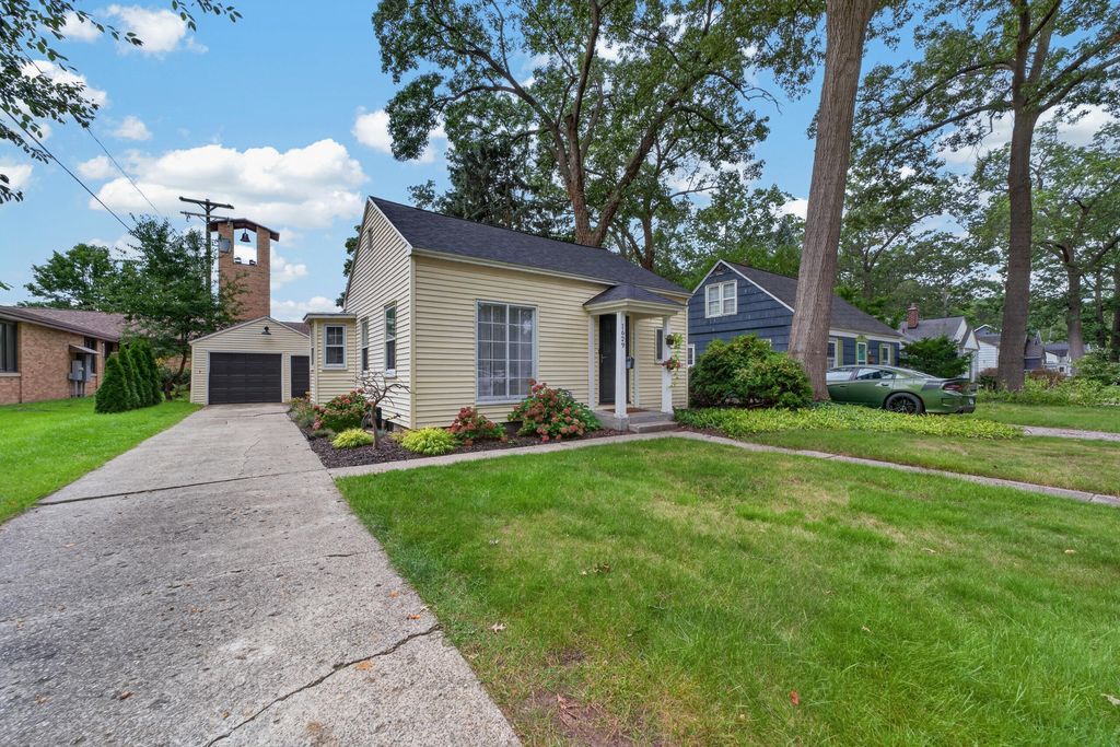 1629 Montague Avenue, Muskegon, MI 49441