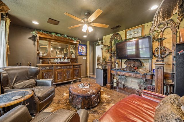 2301 Hill N Dale Drive, Irving, TX 75038