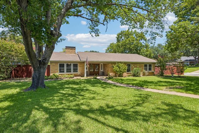 2301 Hill N Dale Drive, Irving, TX 75038