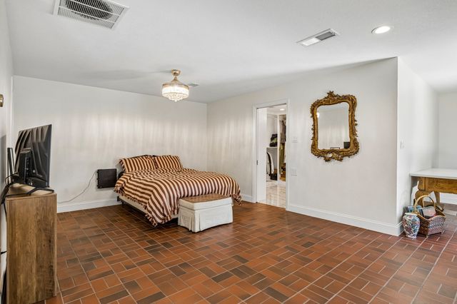 2301 Hill N Dale Drive, Irving, TX 75038