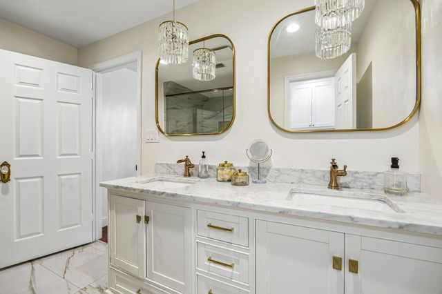 2301 Hill N Dale Drive, Irving, TX 75038