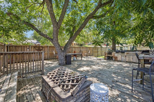 2301 Hill N Dale Drive, Irving, TX 75038