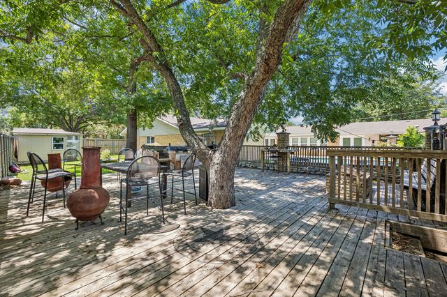 2301 Hill N Dale Drive, Irving, TX 75038