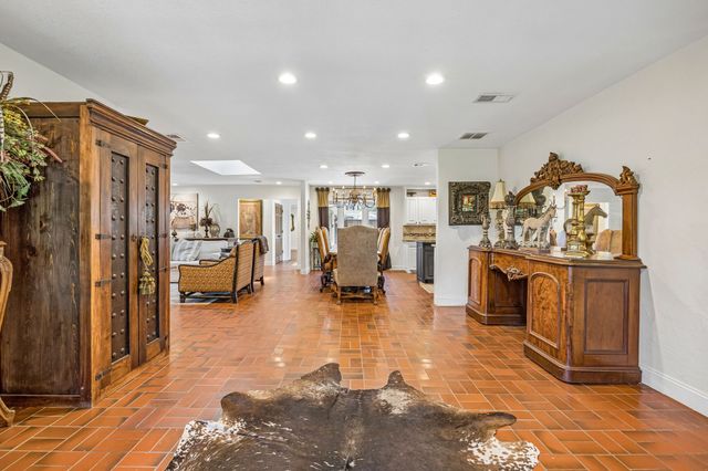 2301 Hill N Dale Drive, Irving, TX 75038