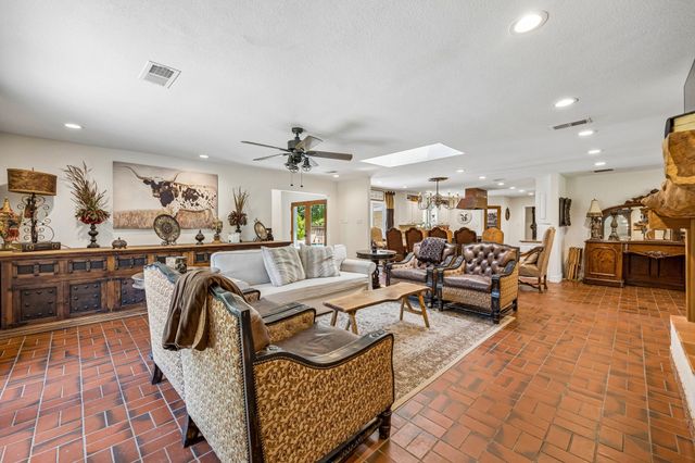 2301 Hill N Dale Drive, Irving, TX 75038