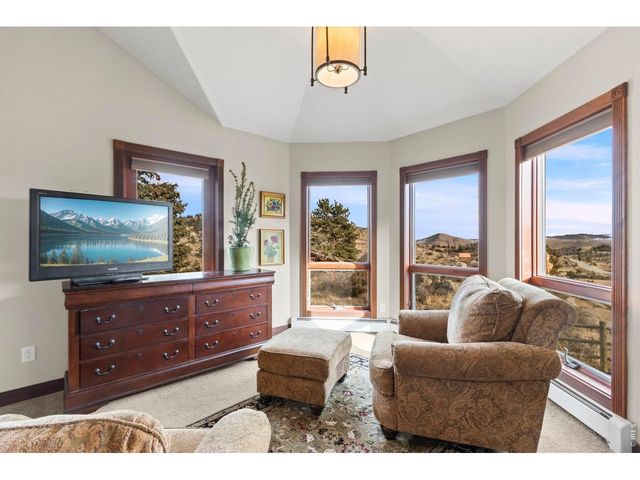 90 Mount Axtell Dr, Livermore, CO 80536