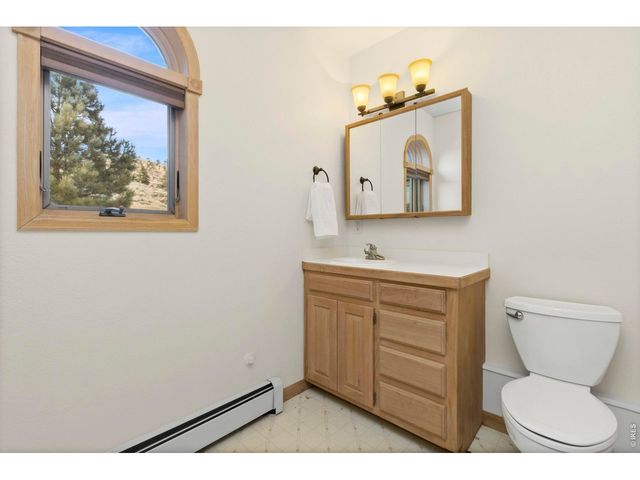 90 Mount Axtell Dr, Livermore, CO 80536