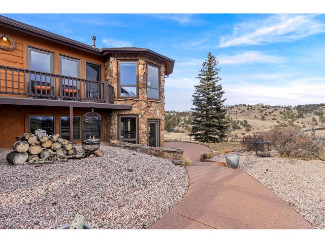 90 Mount Axtell Dr, Livermore, CO 80536
