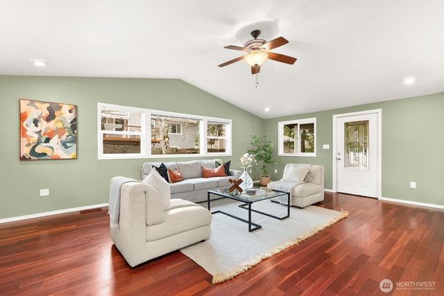 17637 162nd Place SE, Renton, WA 98058