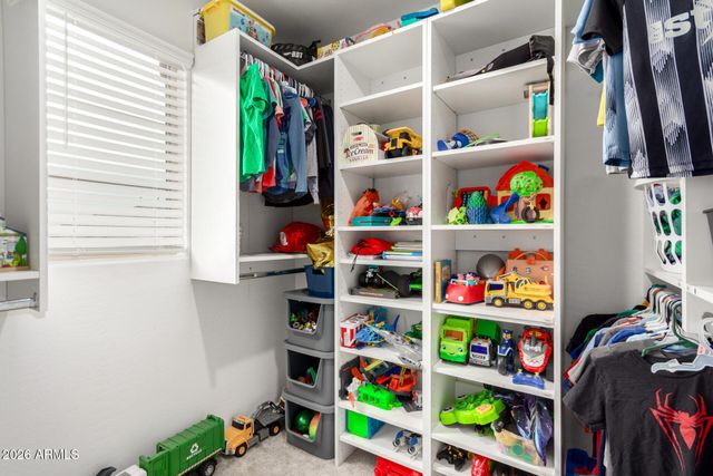 17652 W STRAIGHT ARROW Lane, Surprise, AZ 85387