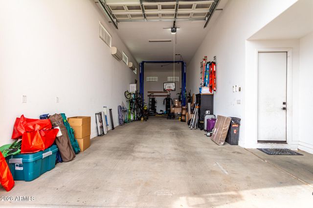 17652 W STRAIGHT ARROW Lane, Surprise, AZ 85387