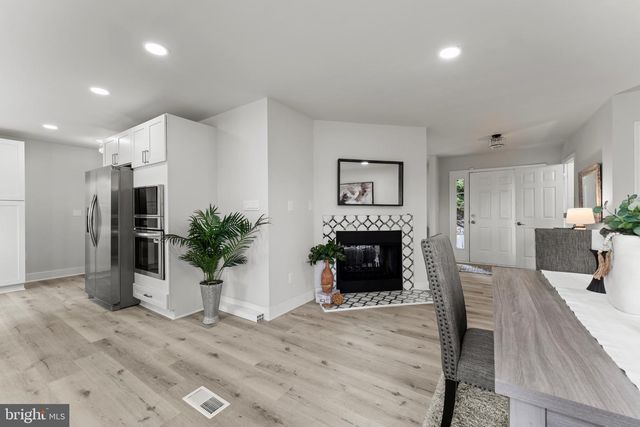 2915 N ROLLING RD, Windsor Mill, MD 21244