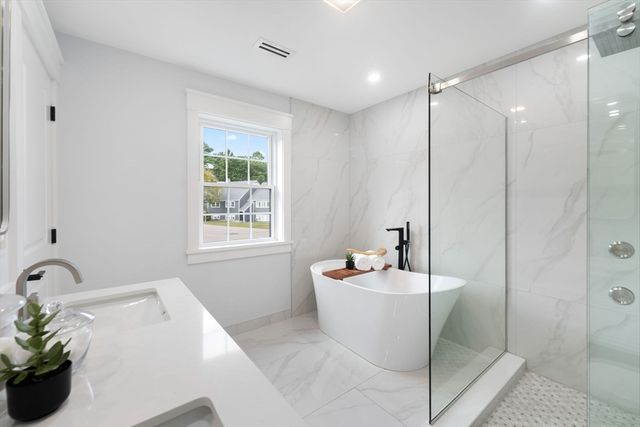 434 Sumner St, Stoughton, MA 02072