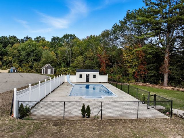 434 Sumner St, Stoughton, MA 02072