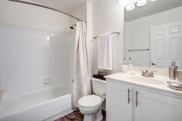 406 Mozart Court 406, Wheaton, IL 60189