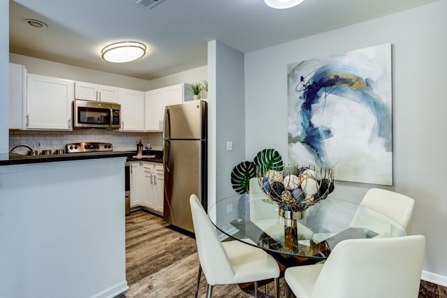 406 Mozart Court 406, Wheaton, IL 60189