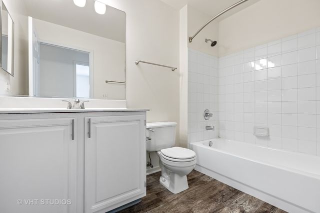 406 Mozart Court 406, Wheaton, IL 60189