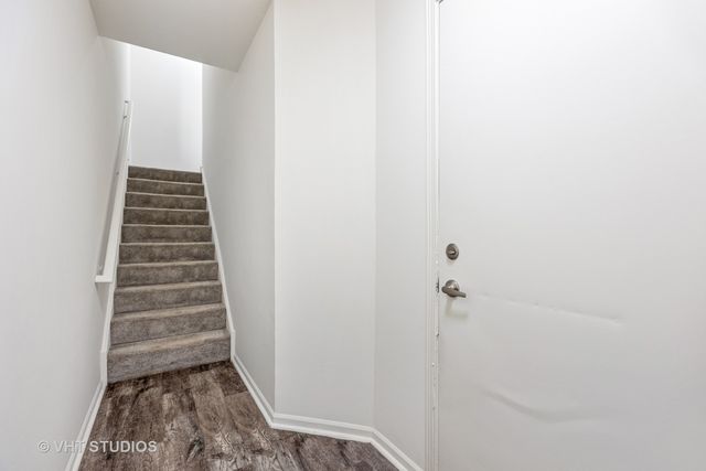 406 Mozart Court 406, Wheaton, IL 60189