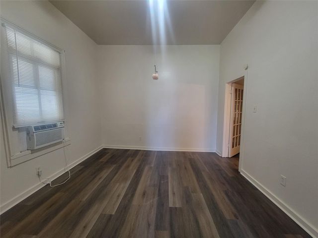 1910 Ursuline 2, Galveston, TX 77550