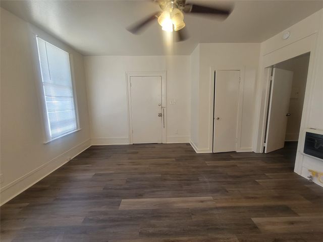 1910 Ursuline 2, Galveston, TX 77550