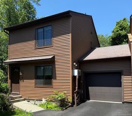 6 Hilltop Circle, Fishkill, NY 12524