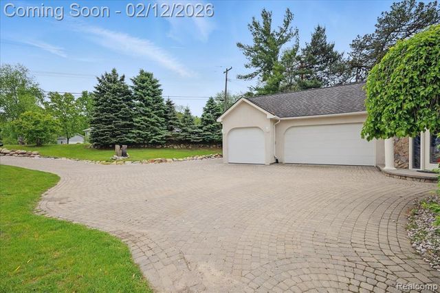 3337 Alco Drive, Waterford, MI 48329