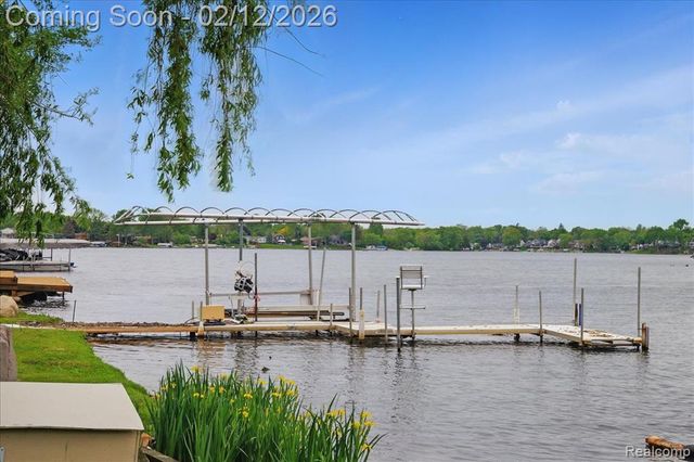 3337 Alco Drive, Waterford, MI 48329